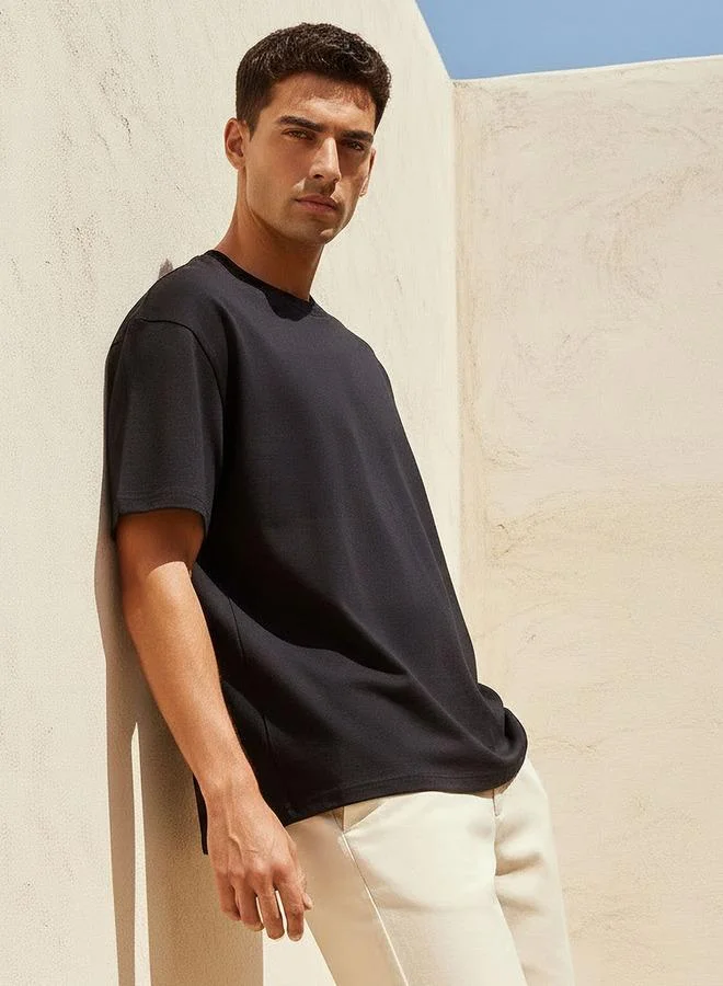 لي كوبر Lee Cooper Men Regular Fit Crew Neck Short Sleeve Embroidered T shirt