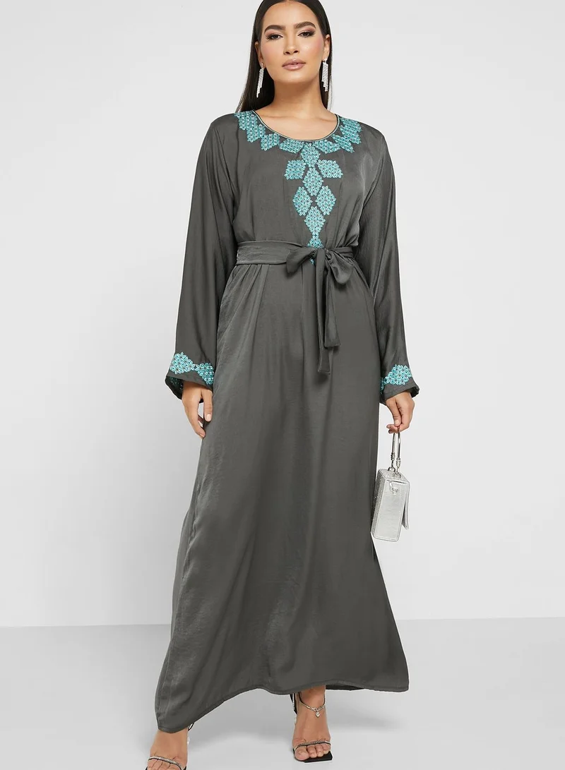 hayas closet Embroidered Belted Jalabiya
