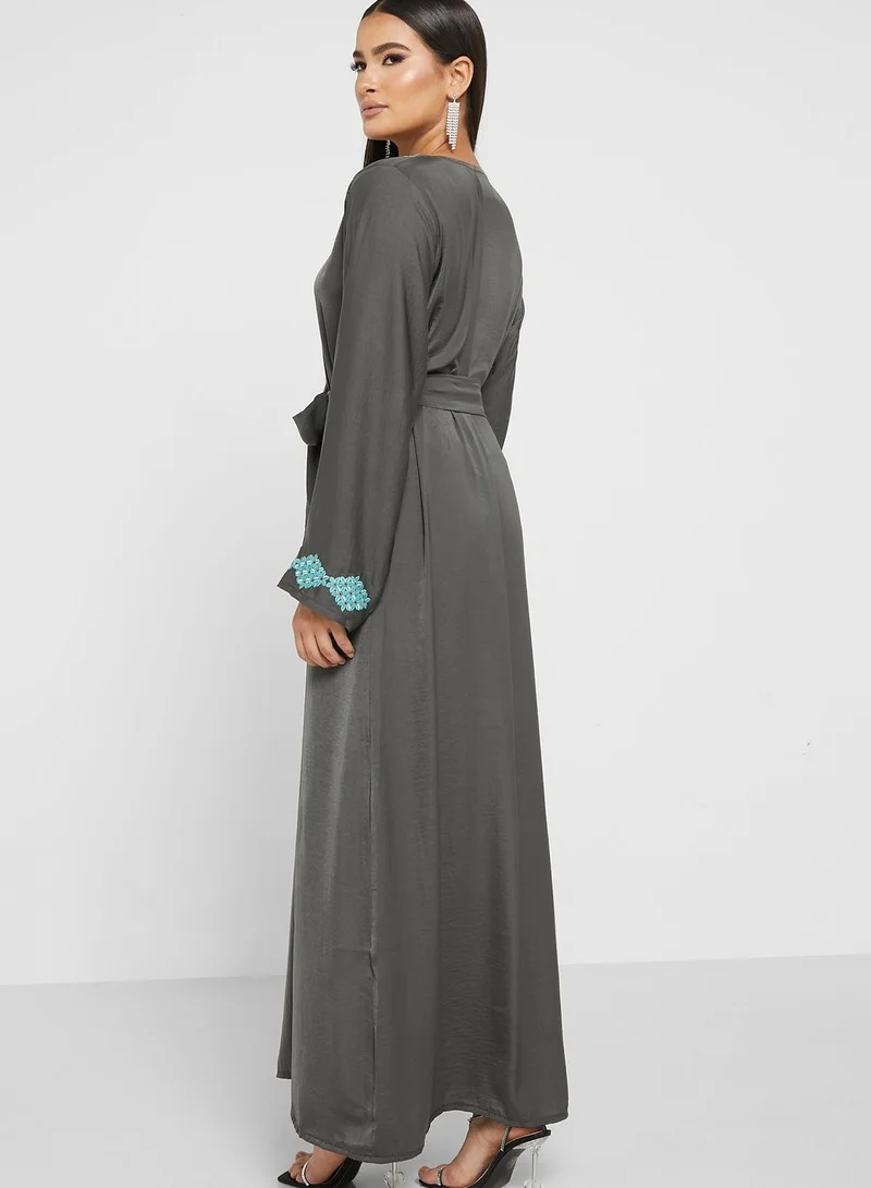 hayas closet Embroidered Belted Jalabiya