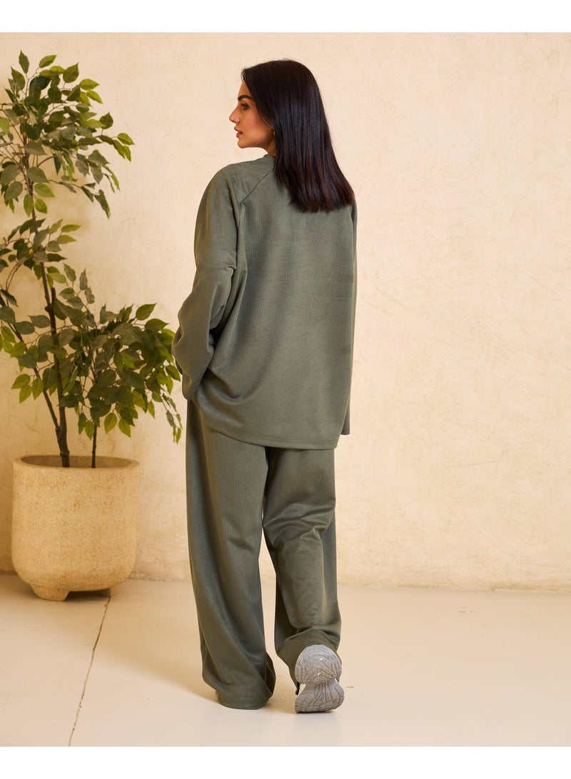 Dresscode Oversized Ribbed Olive Green Set - Image 3
