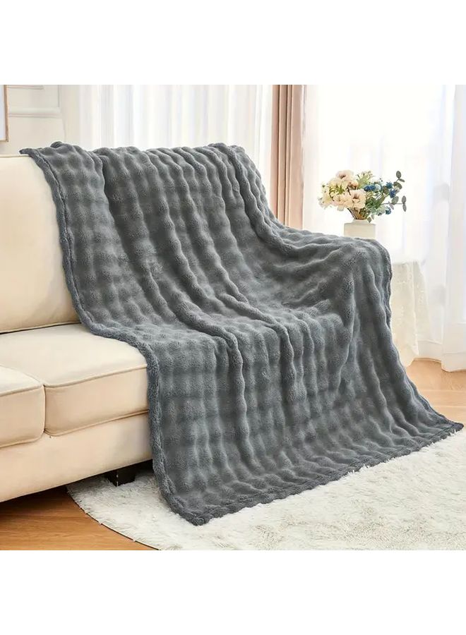 بطانية الفرو الناعمة ثلاثية الأبعاد ذات الفقاعات الزرقاء 39 × 59 بوصة - ناعمة ومريحة وخفيفة الوزن - Image 2