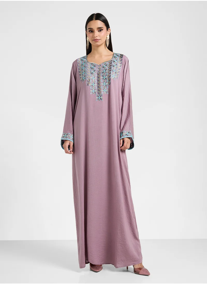 هيا كلوزيت Embroidered Jalabiya with Belt