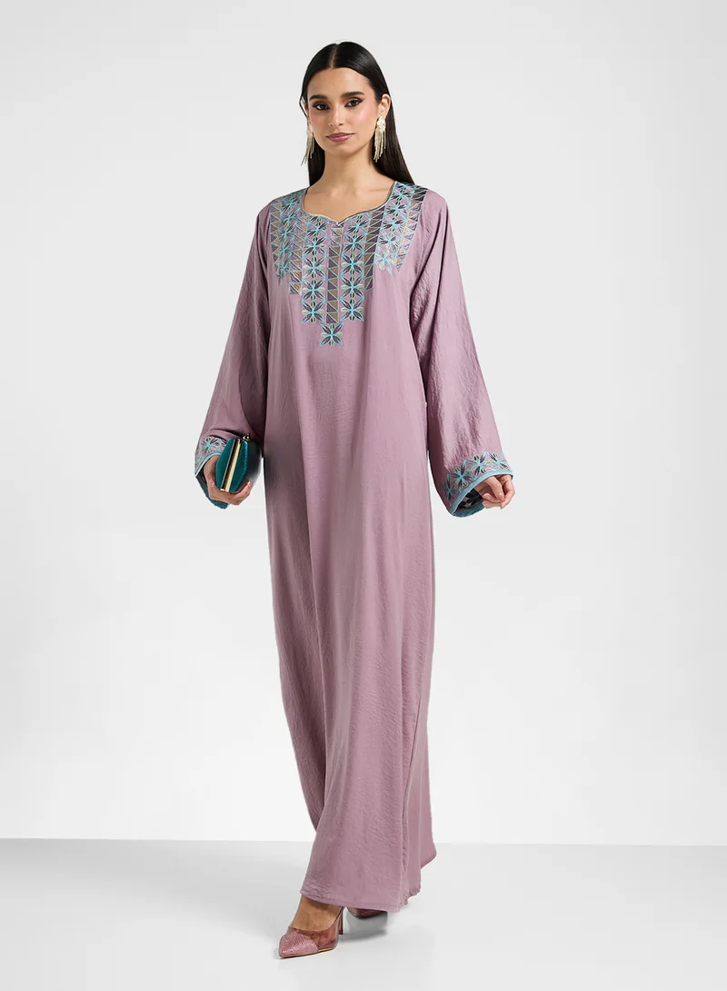 هيا كلوزيت Embroidered Jalabiya with Belt