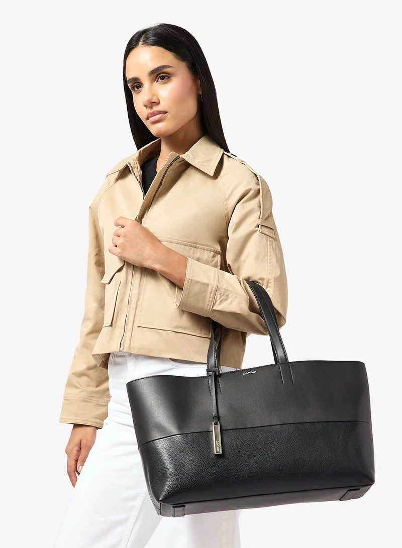 CALVIN KLEIN MEDIUM SHOPPER