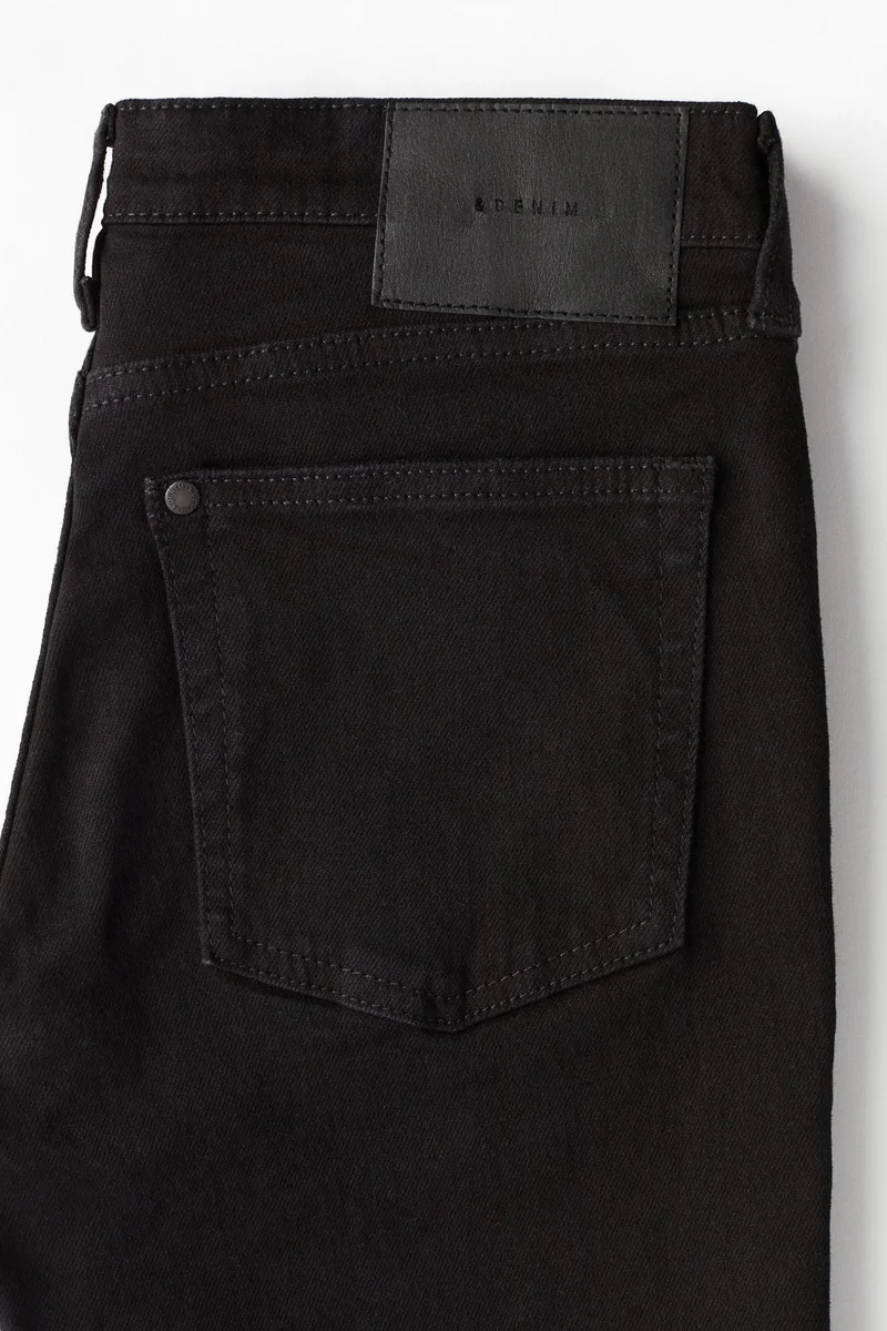 اتش اند ام جينز بطول الكاحل بخصر عادي وقصّة سكيني