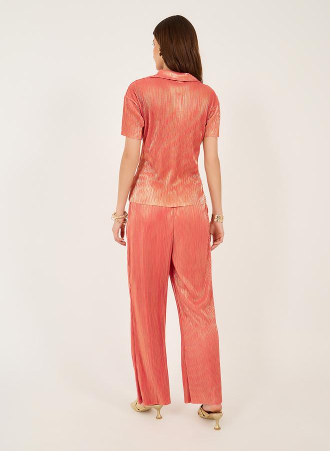 ستايلي طقم منسق من قميص بأكمام قصيرة وبنطال بتفاصيل بليسيه - Image 5