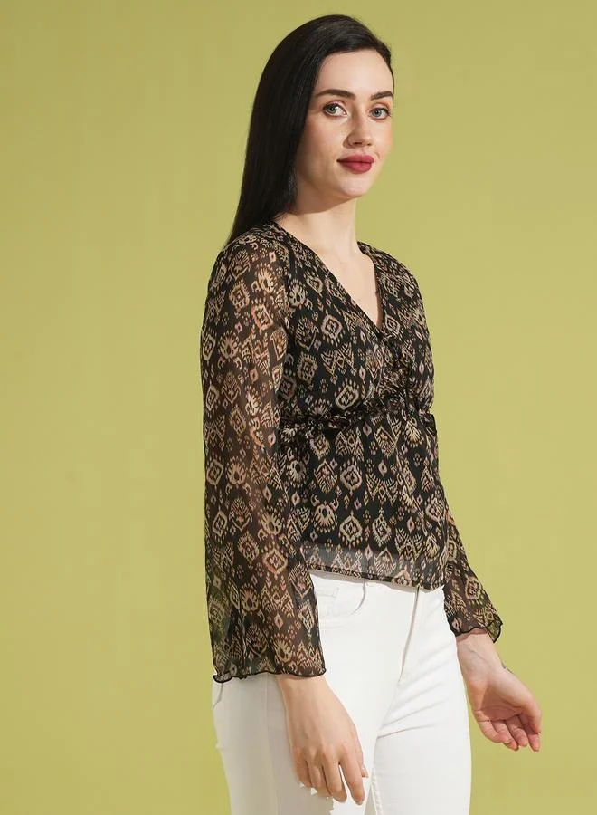 جلو باص بلوزة جلوبس مطبوعة بياقة على شكل حرف  وتفاصيل مجمعة