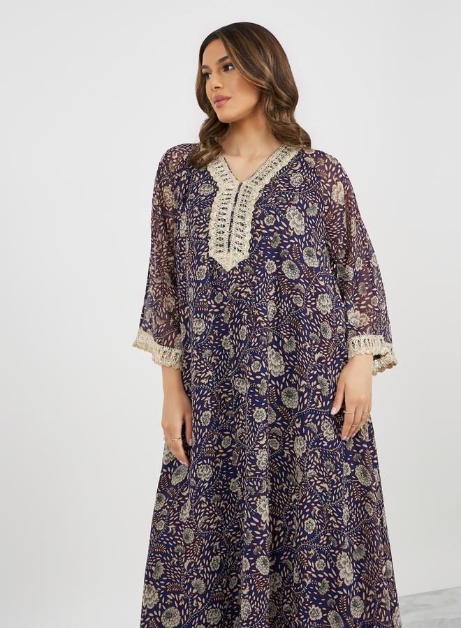 Styli Styli All-Over Print V-Neck Jalabiya with Lace Detail  - Image 5