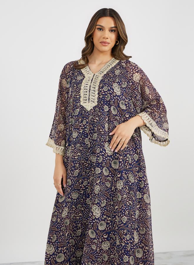 Styli Styli All-Over Print V-Neck Jalabiya with Lace Detail  - Image 4