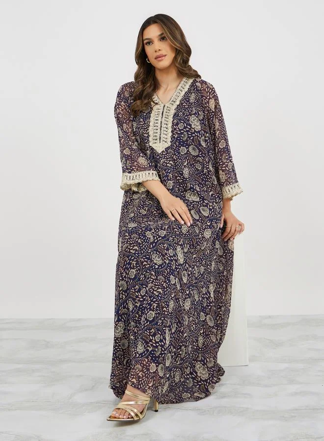 Styli Styli All-Over Print V-Neck Jalabiya with Lace Detail