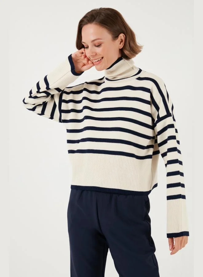 ليلا ليلا سترة صوفية محبوكة مخططة بياقة مدورة من الأكريليك للنساء