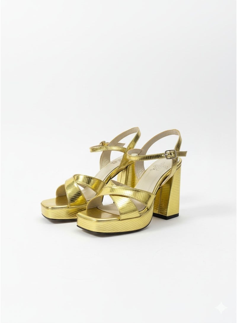 فيبراندا صندل بكعب عريض أنيق مع سيور لامعة متقاطعة وحزام كاحل - Image 1