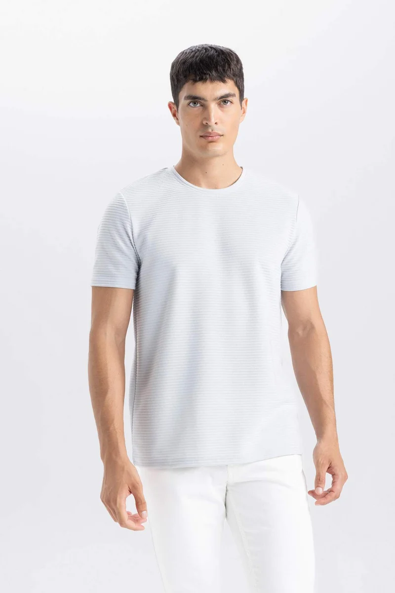 ديفاكتو Slim Fit Crew Neck Basic Short Sleeve T-Shirt