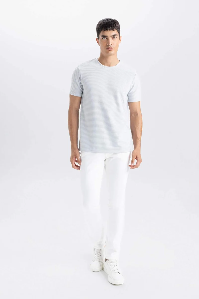 ديفاكتو Slim Fit Crew Neck Basic Short Sleeve T-Shirt