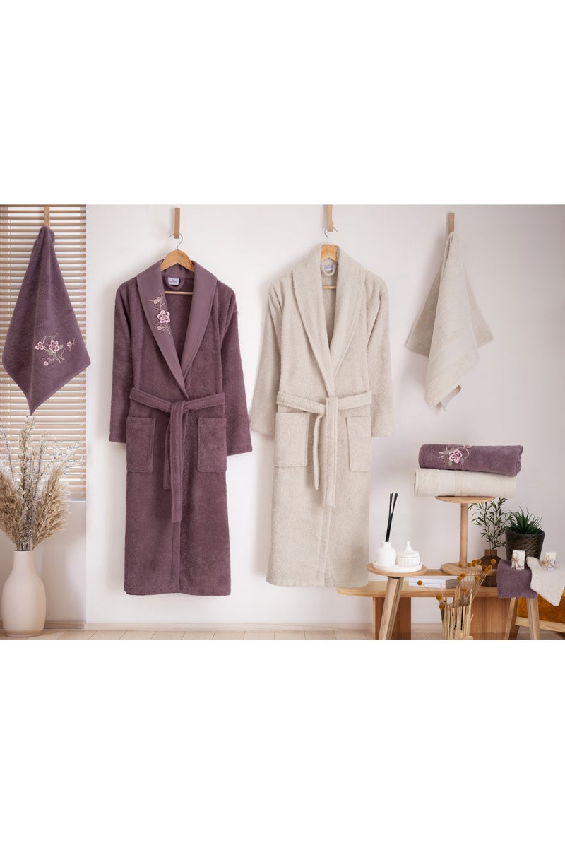 نورباك طقم رداء حمام فاخر للزوجين مكون من 10 قطع، مصنوع من القطن التركي بنسبة 100%، طقم رداء حمام ومناشف يد، رداء حمام عائلي فاخر معطر، طقم هدايا لحفلات الزفاف، طقم هدايا للمتزوجين حديثًا، بيج/أرجواني - Image 1