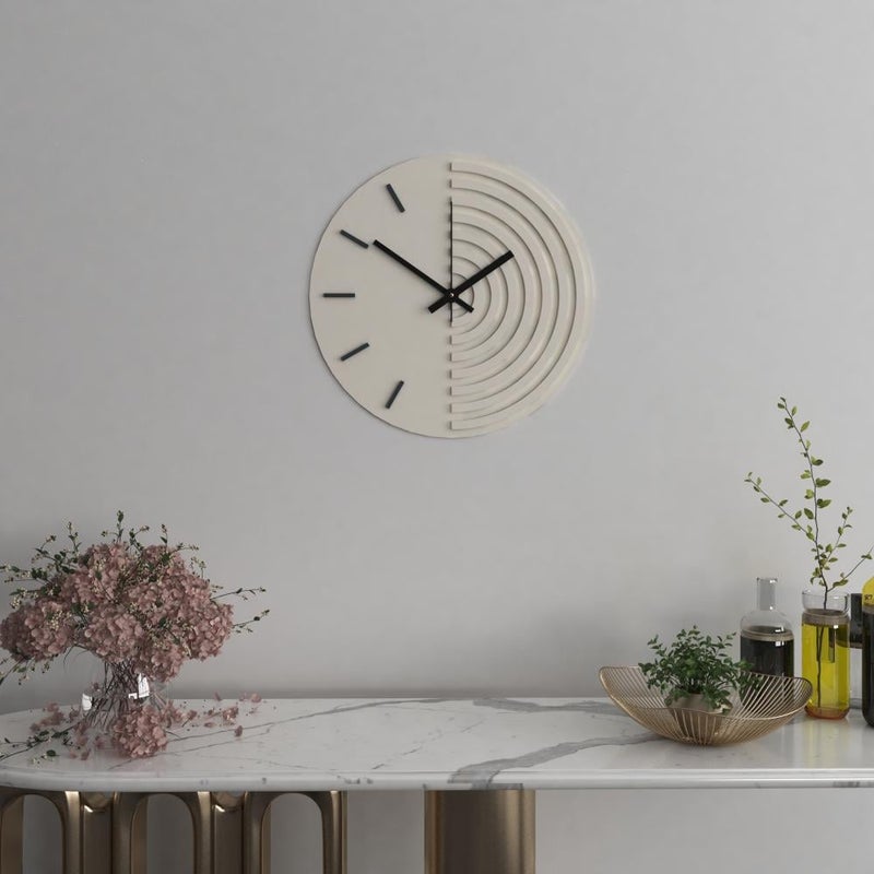 Marktna Wooden wall clock with curved lines design