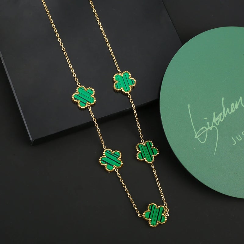 سلسلة أستانليس ستيل ذهبي شكل زهرة البرسيم الخضراء