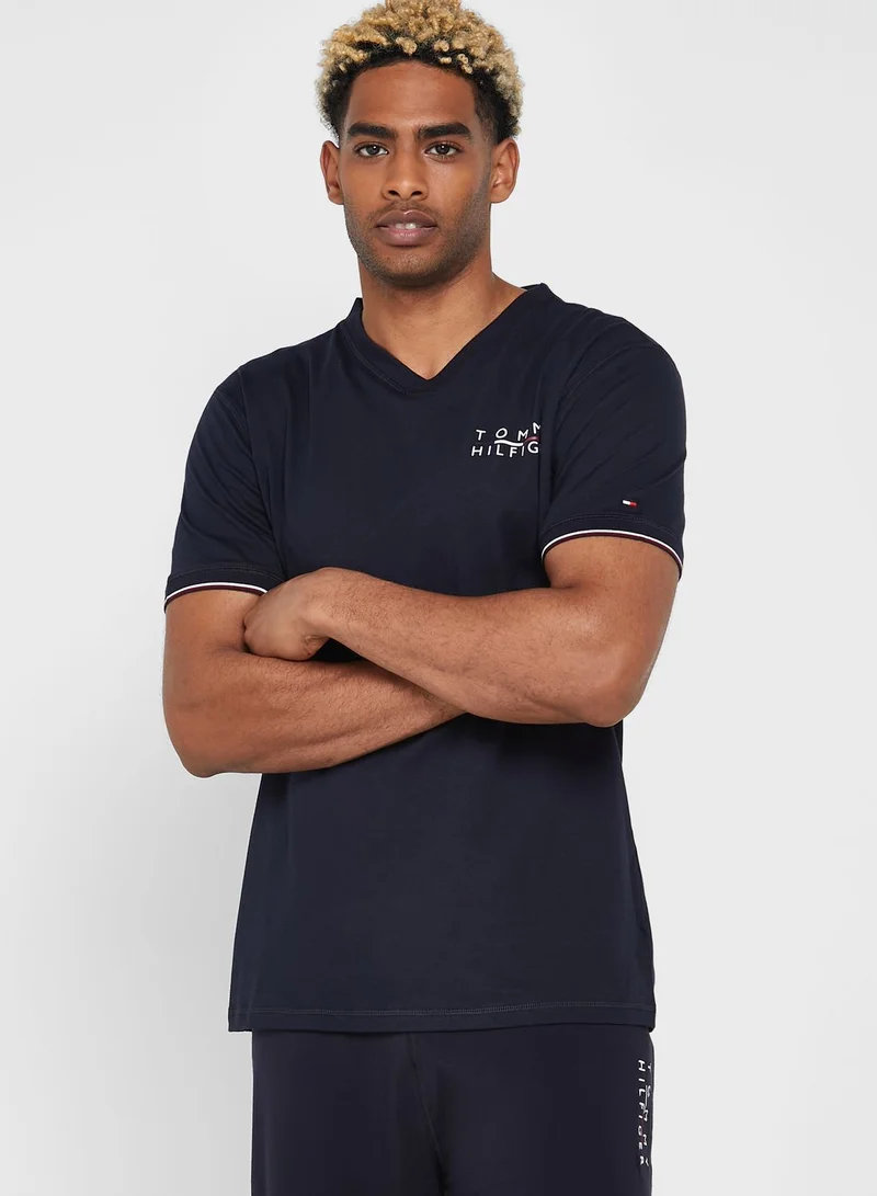 TOMMY HILFIGER Logo Crew Neck T-Shirt