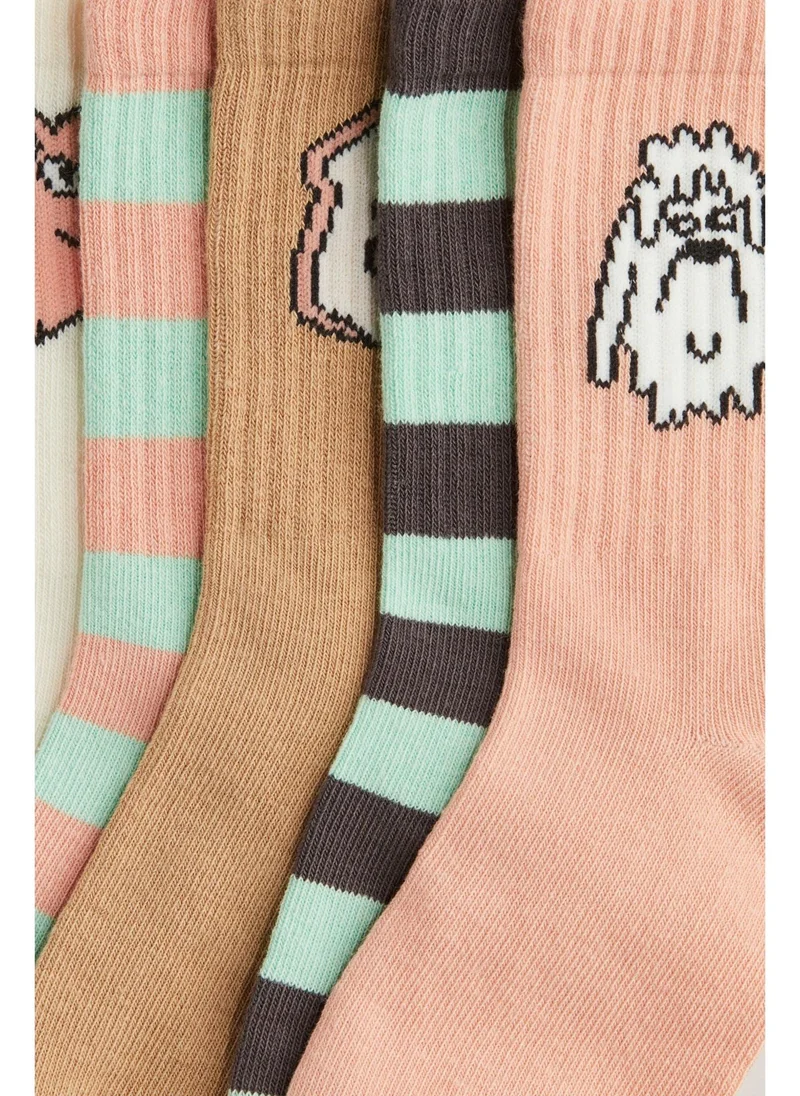 اتش اند ام خمس جوارب