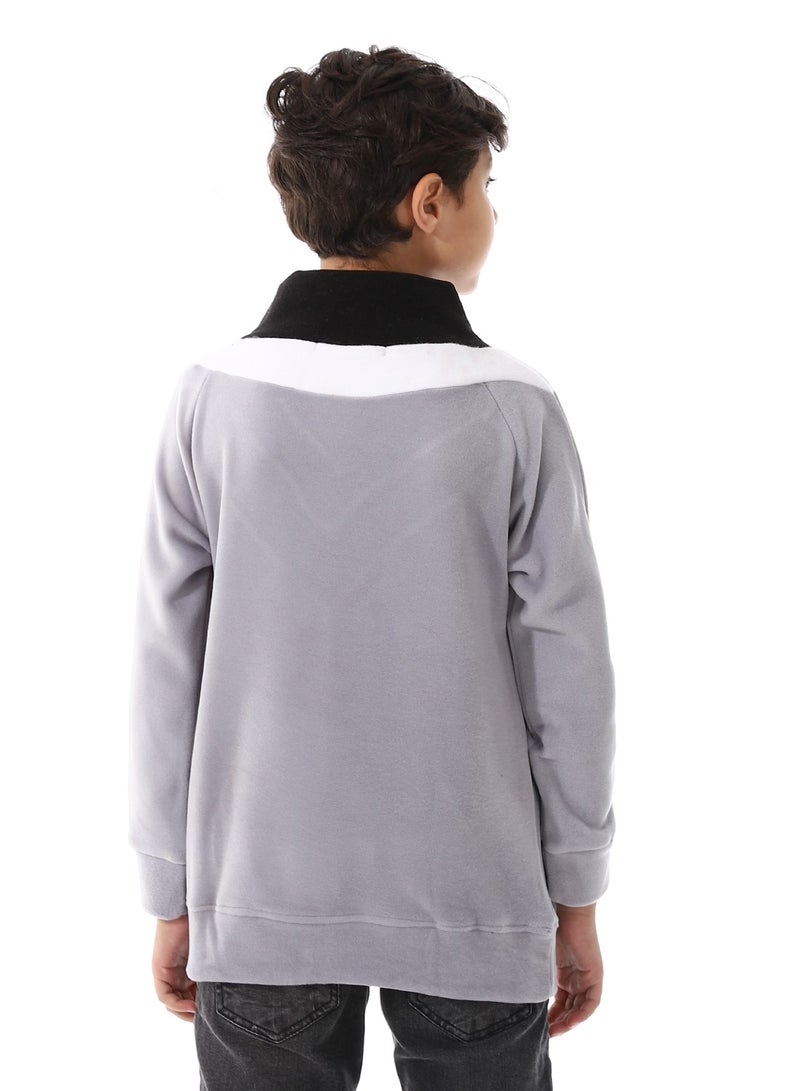 سيزار سويت شيرت أولادي قطيفة مزود قصات علي الرقبة - Image 2