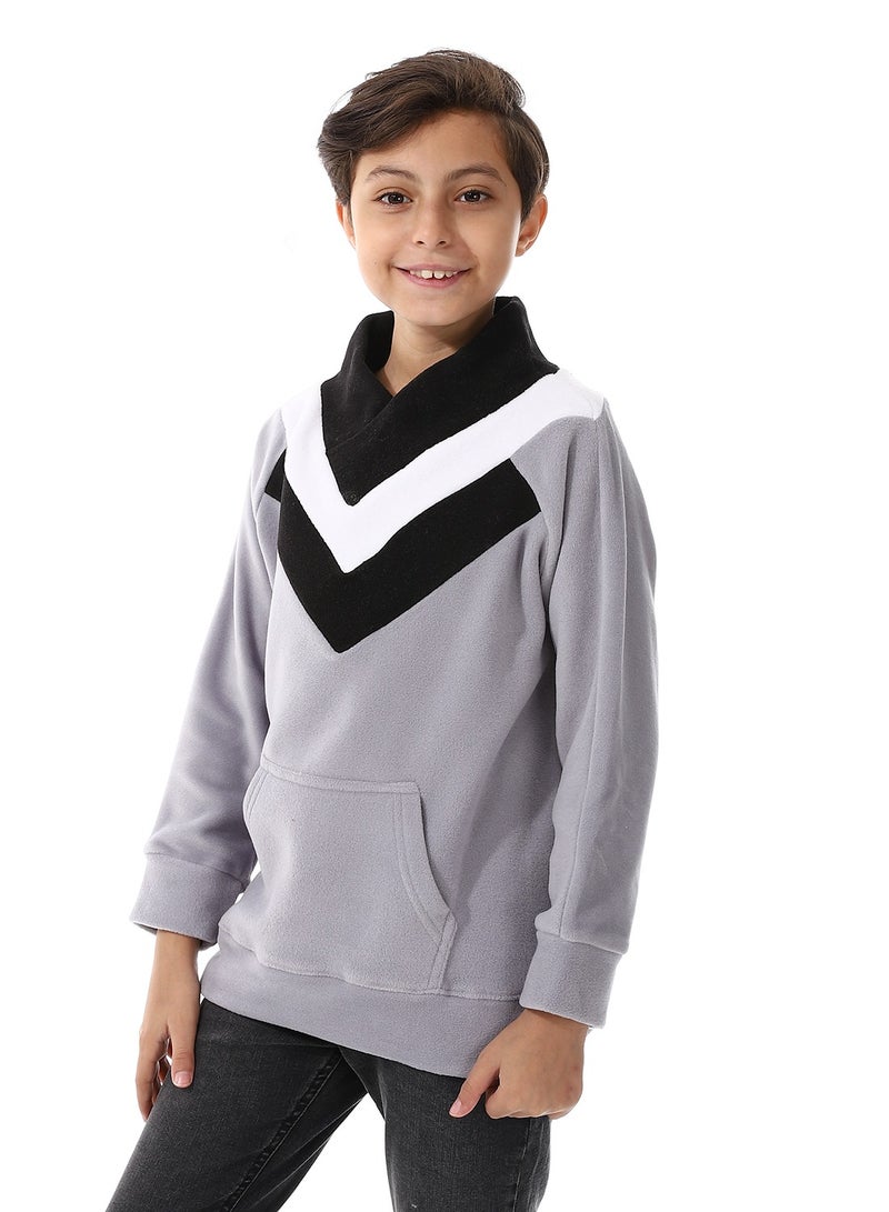 سيزار سويت شيرت أولادي قطيفة مزود قصات علي الرقبة - Image 4