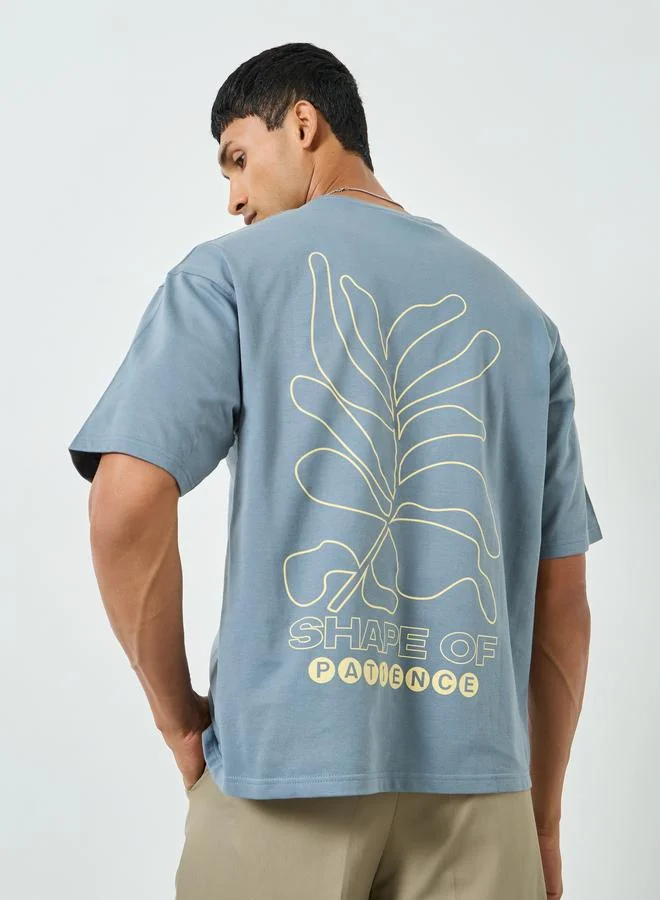 ستايلي تيشيرت واسع بطبعة جرافيك