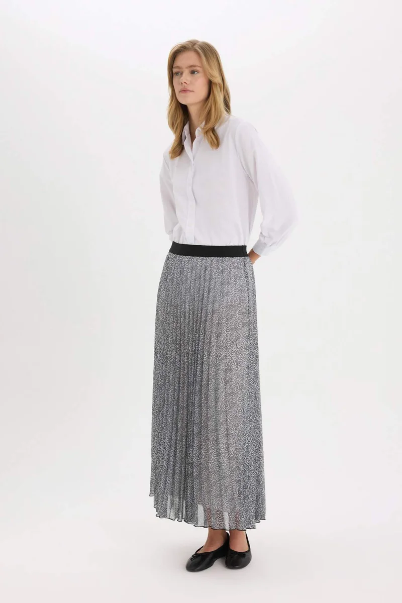 ديفاكتو Pleat Printed Chiffon Maxi Skirt