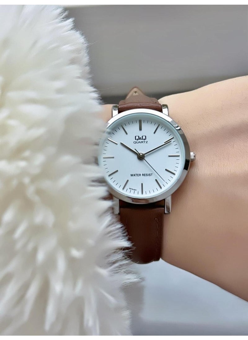 Q&Q Elegant Slim Case Women's Leather Band Wristwatch  - Image 2