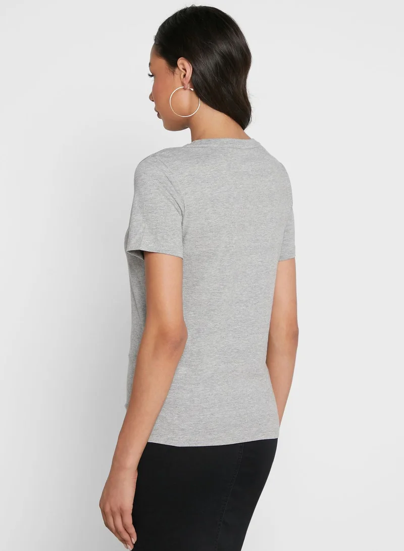 GUESS Logo T-Shirt
