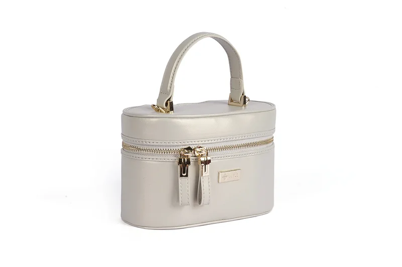 Cuple Rectangular shape faux leather handbag