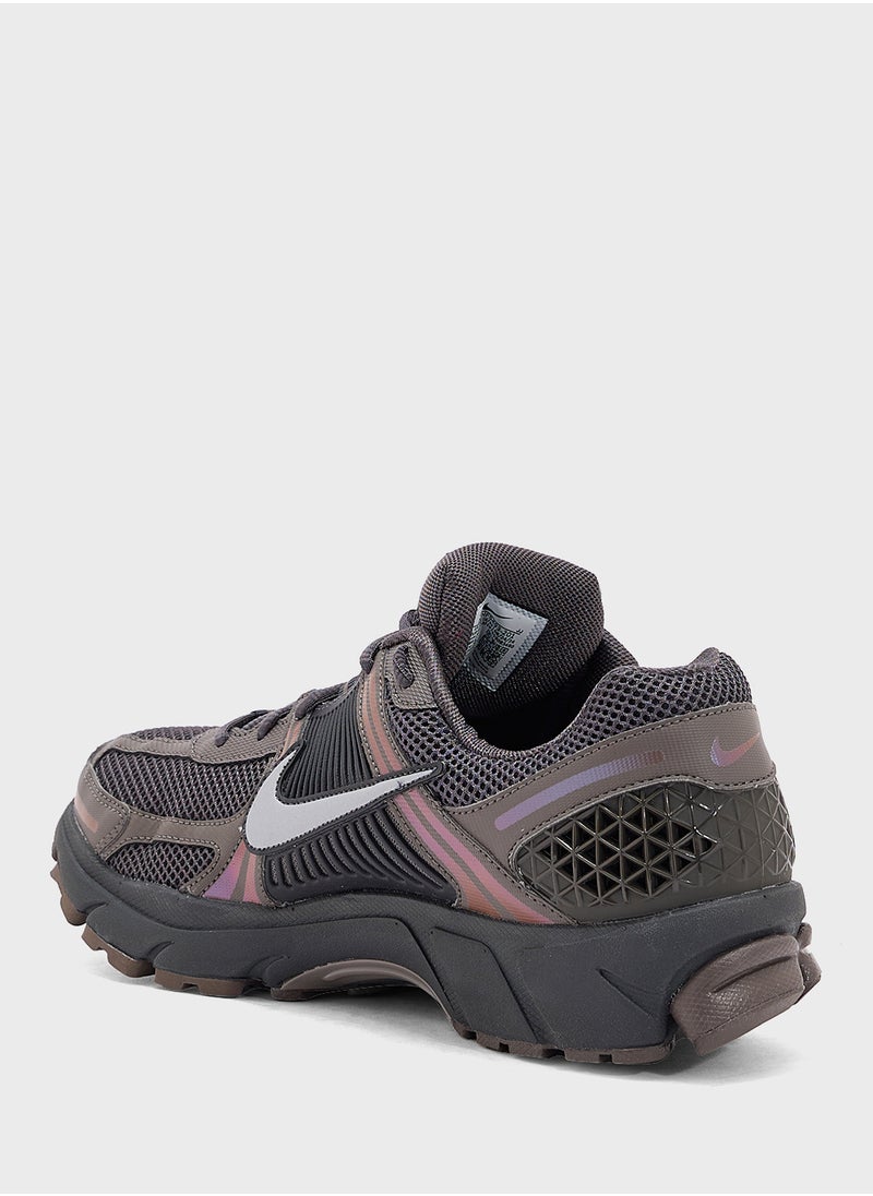 Nike - Zoom Vomero 5 Y2K - Image 1