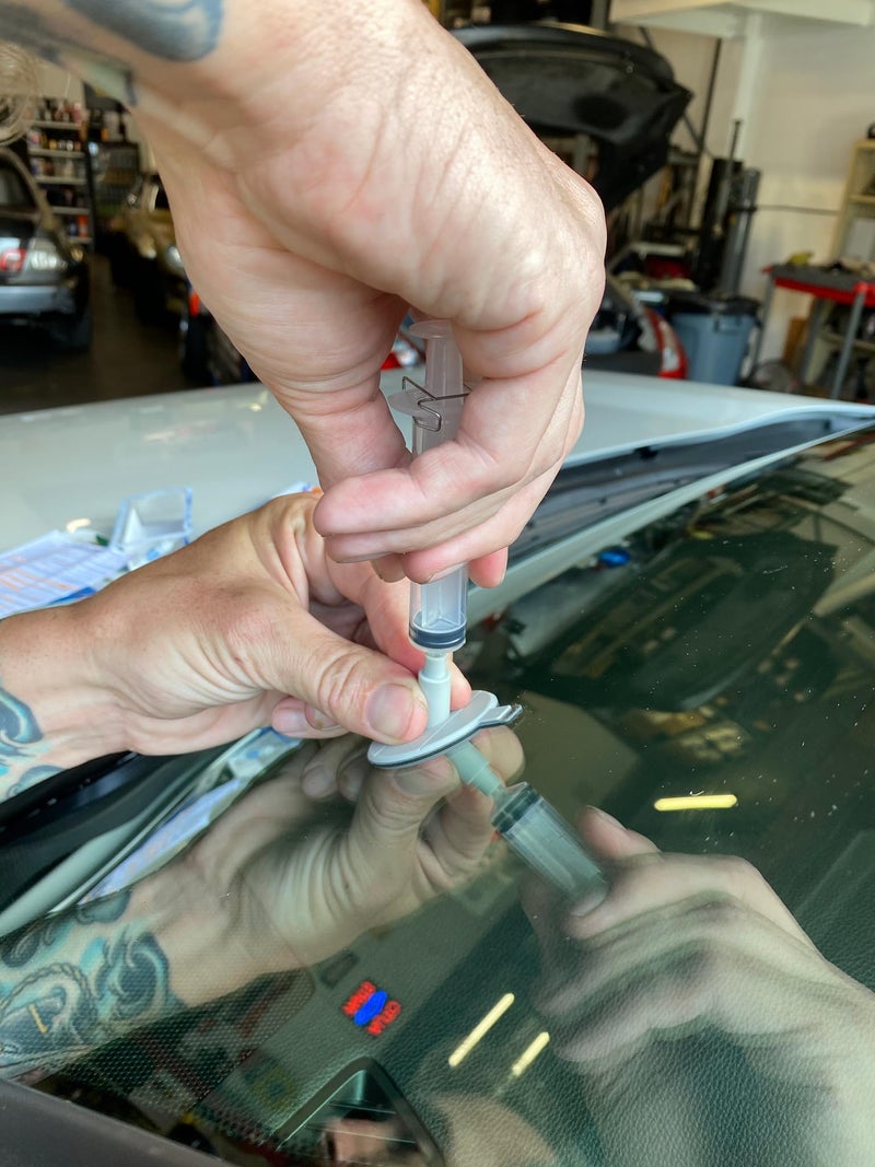 Permatex طقم إصلاح الزجاج الأمامي بيرماتكس 16067 بولس آي، 0.025 أونصة حقنة، حقنة 0.025 أونصة، أبيض - Image 4