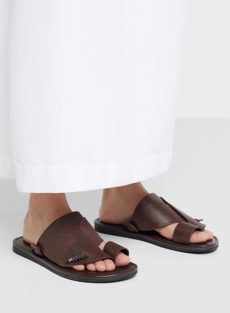 Robert Wood Traditional Textured Arabic Sandals - Image 5