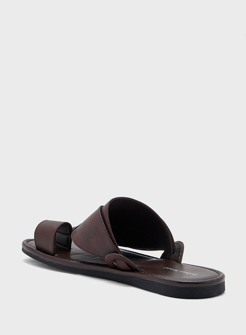 Robert Wood Traditional Textured Arabic Sandals - Image 3