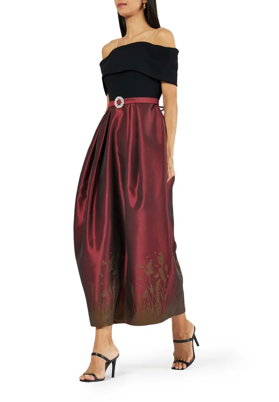 امري Off-shoulder Long Dress