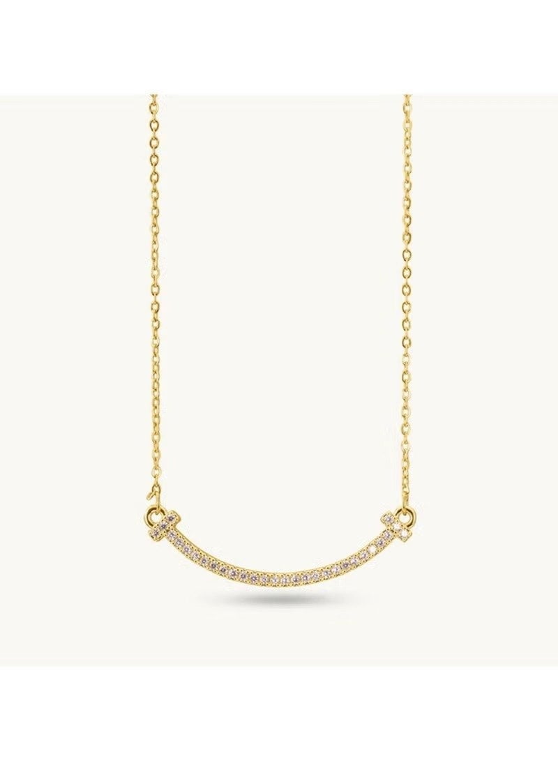 قلادة ذهبية منحنية مع كريستالات