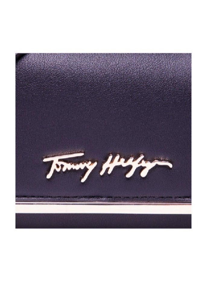 Tommy Hilfiger Plus Tommy Hilfiger Modern Mini Bar Leather Women's Handbag  - Image 5