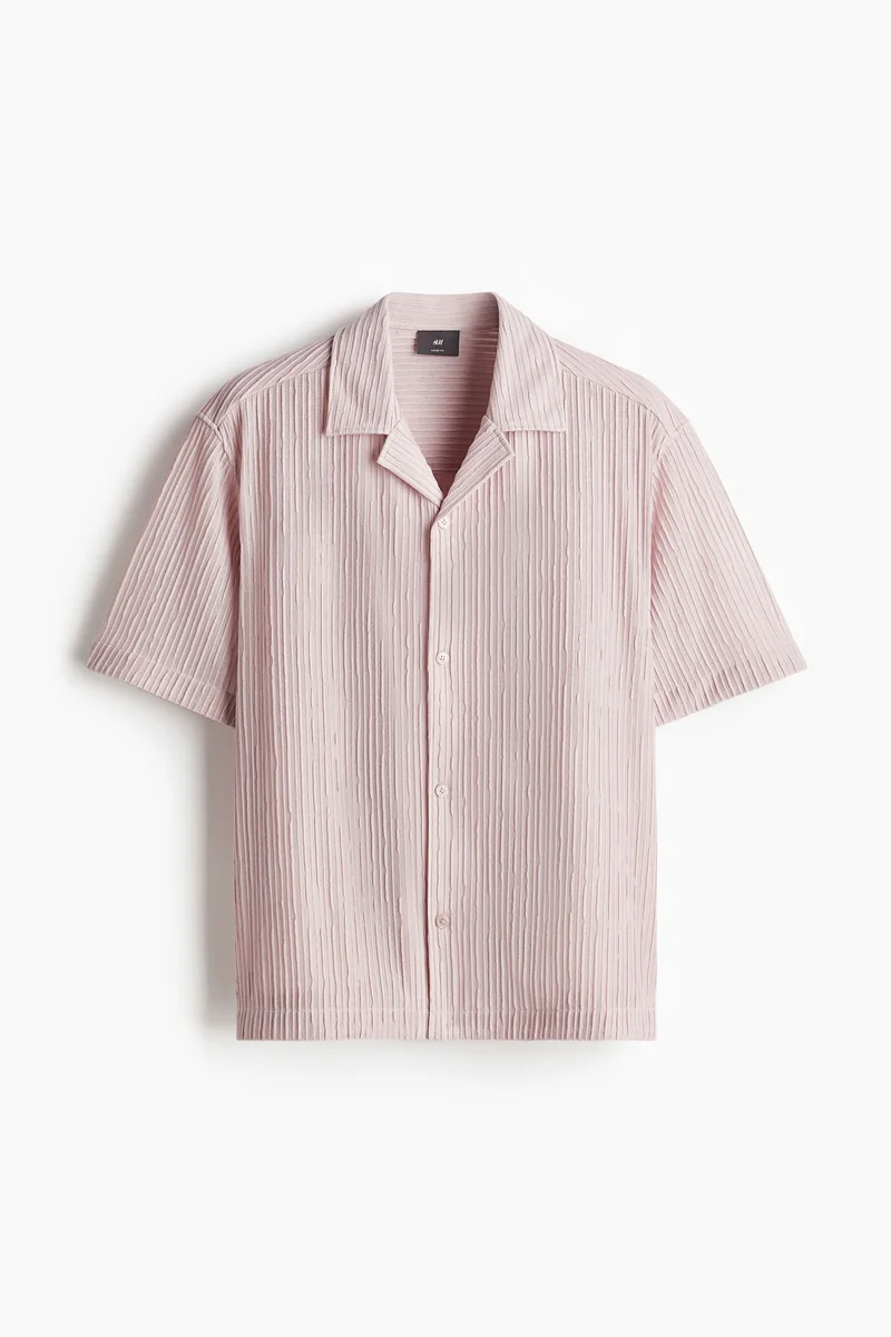 اتش اند ام قميص بقصّة فضفاضة وياقة ريزورت