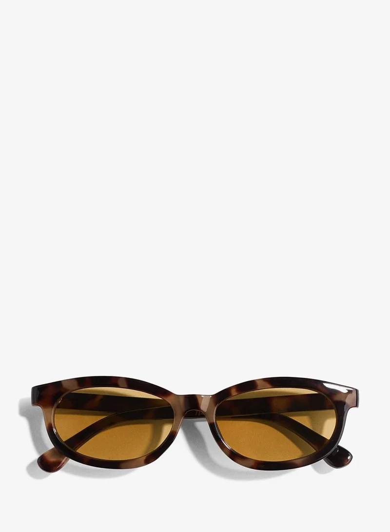 Oval sunglasses