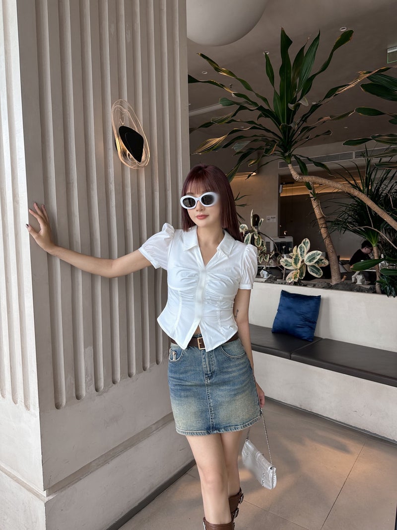 Shenzhen Nanyou High-End Original Single Small Xiangfeng Diamond Buckle Waist Double-Layer Cloth Cut Pleated Design Short-Sleeved Top - Image 2