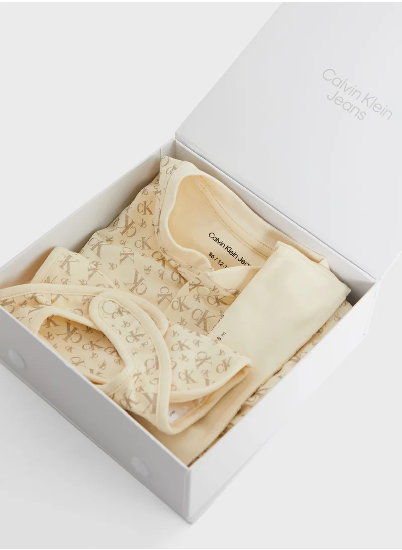 Calvin Klein Jeans Infant Printed Gift Pack