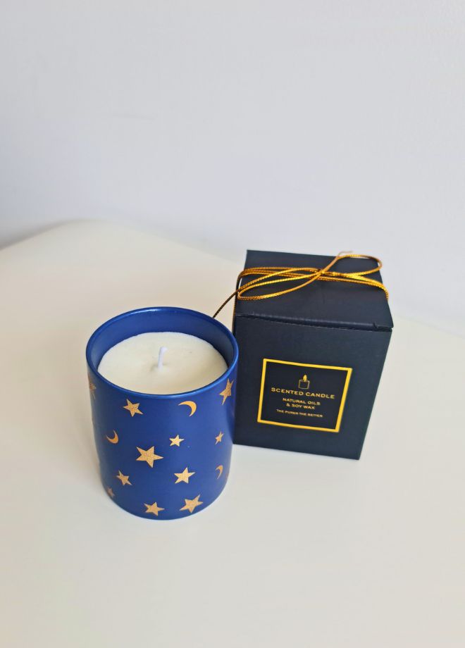 شمعة معطرة برائحة العود في وعاء زجاجي | شمعة فاخرة تدوم طويلاً مع علبة هدايا وشريط | 250 جم - Image 4