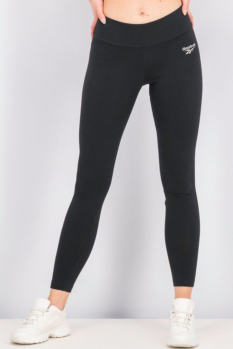 Reebok ليجنز جرافيك كلاسيكية للنساء، أسود - Image 1