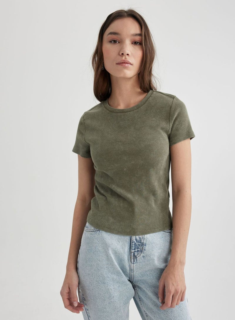 DeFacto Fitted Crew Neck Short Sleeve Washable T-Shirt - Image 1