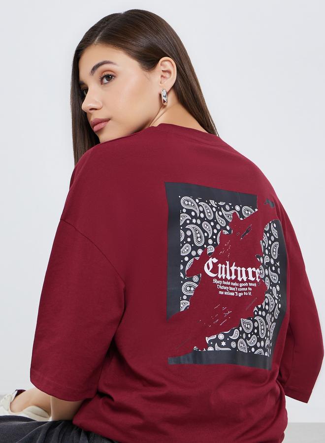 ستايلي تيشيرت بطبعة جرافيك وقصة واسعة - Image 3