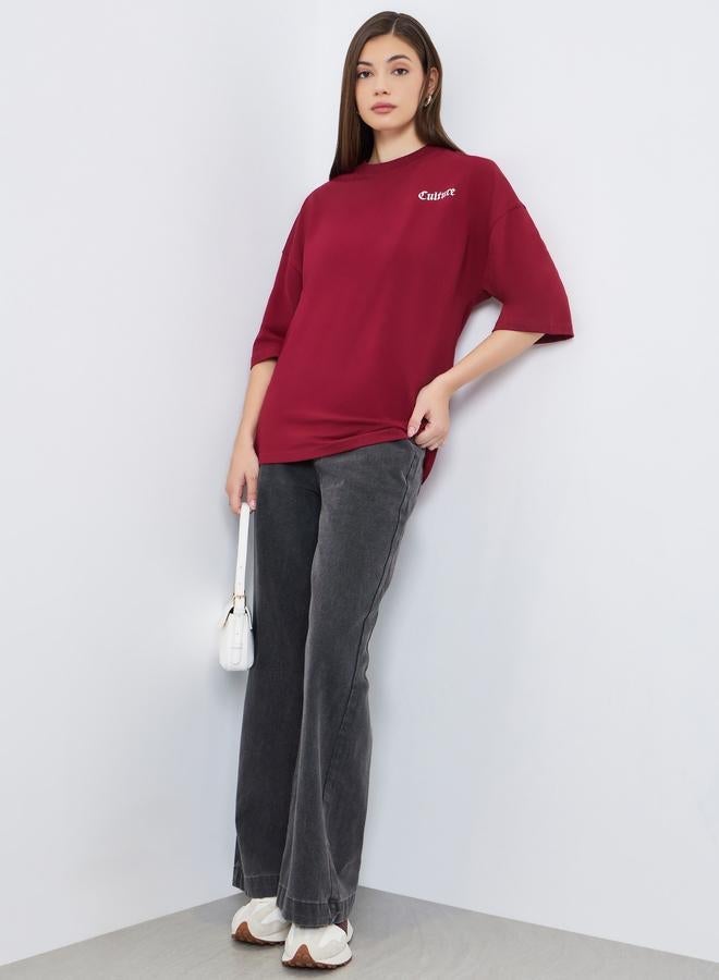 ستايلي تيشيرت بطبعة جرافيك وقصة واسعة - Image 2