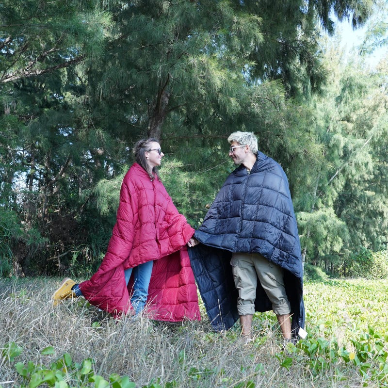 KingCamp Packable Lightweight Travel Down Alternative Warm Camping Blanket, Large Compact Outdoor Waterproof Insulated Blanket for Airplane,Hiking, Backpacking,Stadium,Park,Black 1.1lbs 78.7X 56.7 in - Image 4