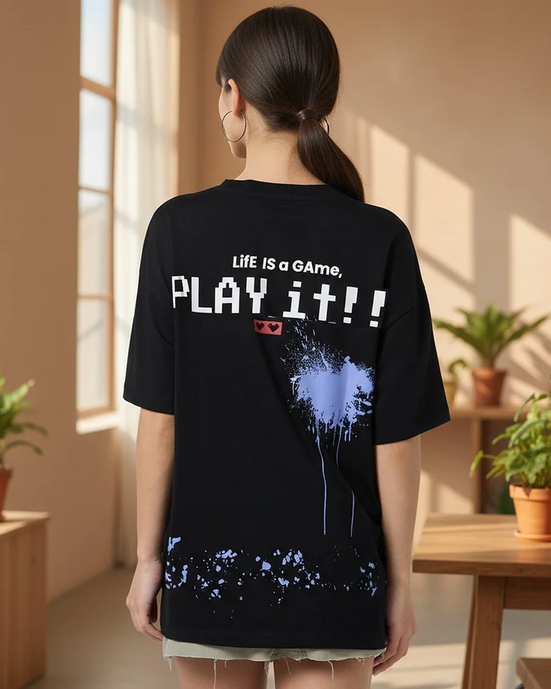 بيواكوف تيشيرت نسائي كبير مطبوع عليه عبارة بلاي إت كول بلون أسود فحمي