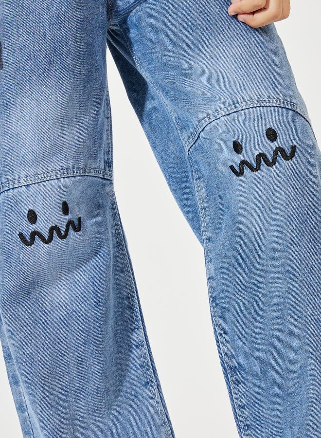 Styli Slant Pocket Embroidery Detail Straight Jeans  - Image 3
