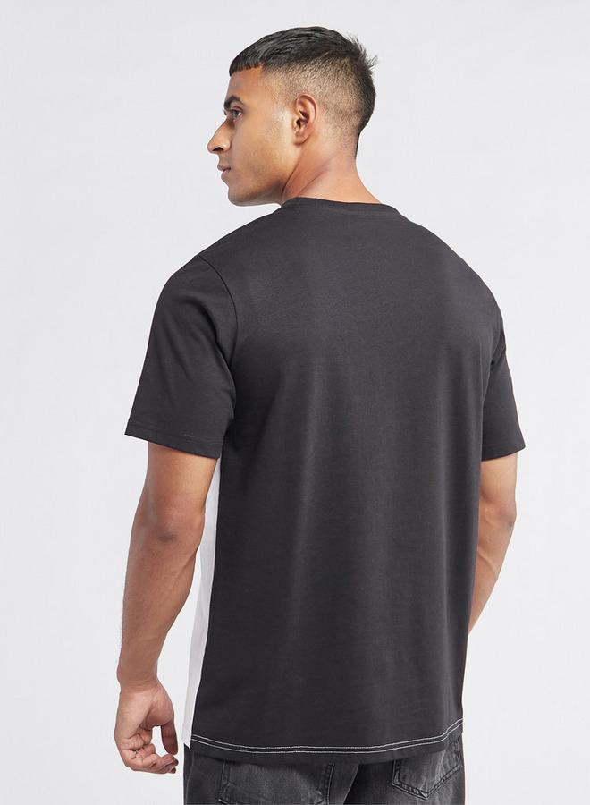 سبلاش فيڤ تيشيرت بقوالب ملونة وأكمام قصيرة وياقة ضيقة - Image 3